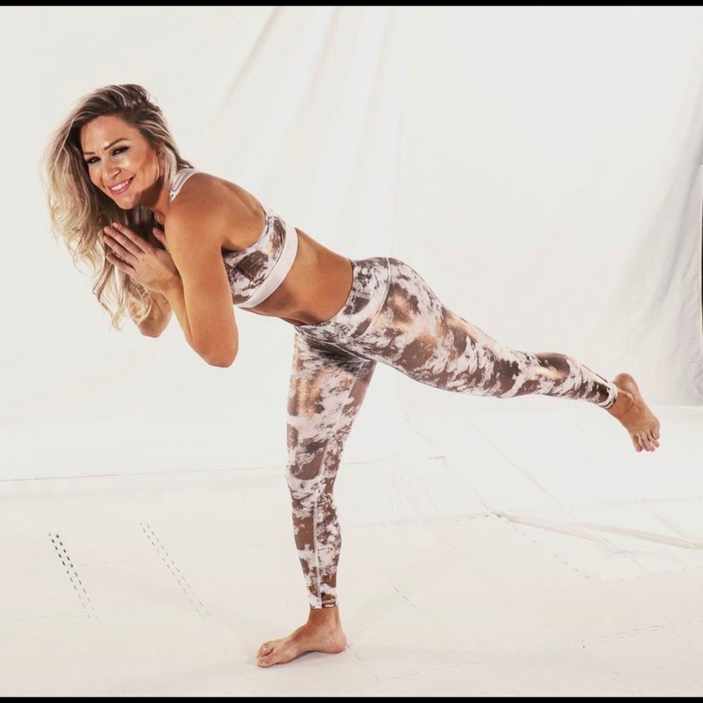 White and brown pattern abstract legging set